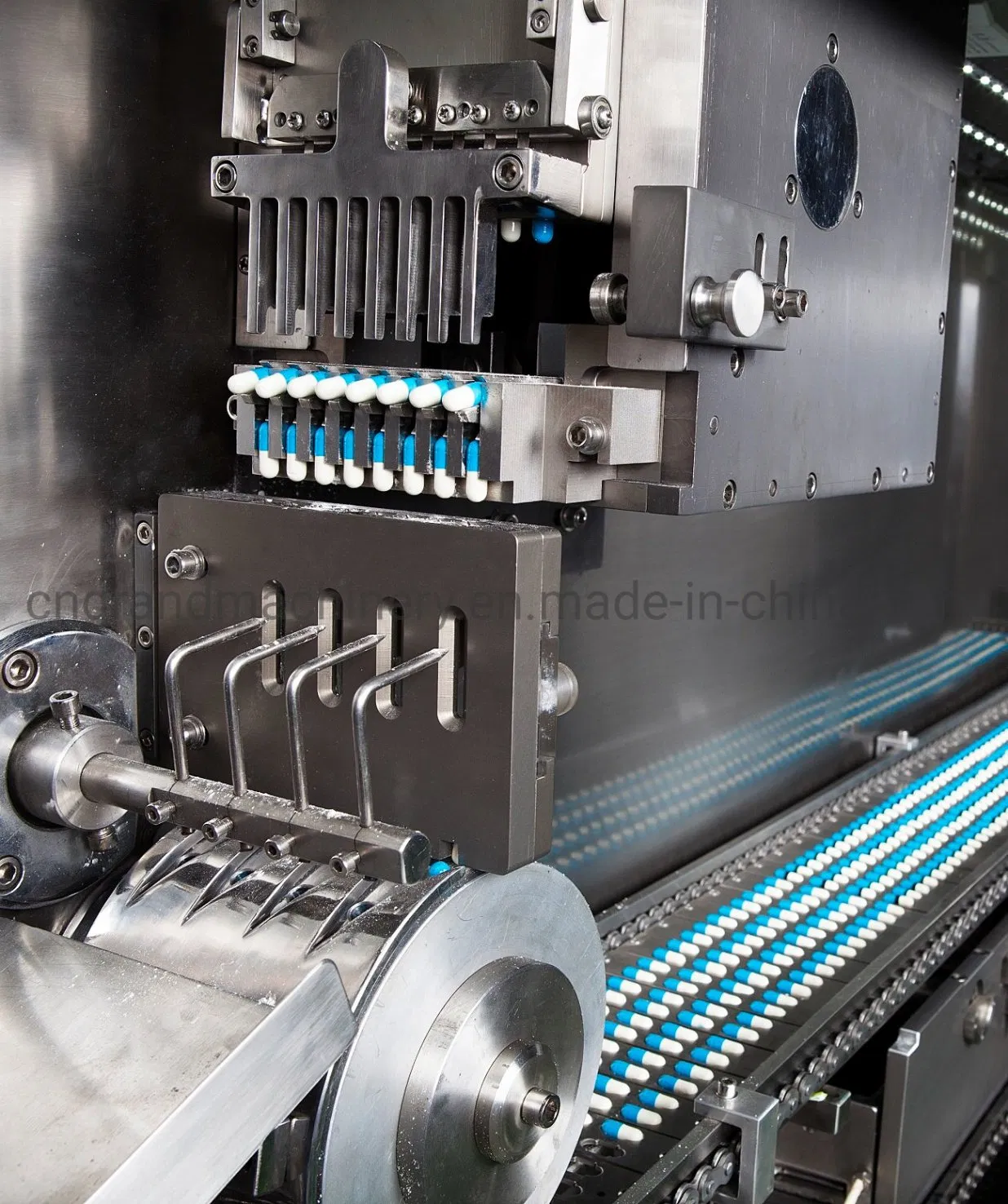 Automatic Liquid Capsule Gluing and Sealing Liquid Capsule Locking Device