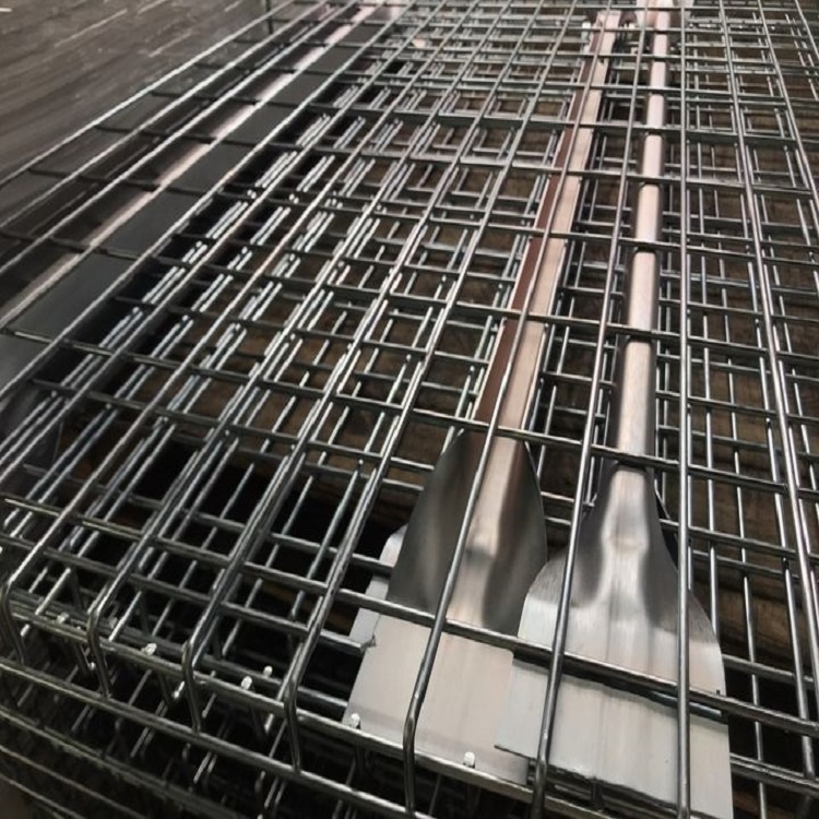 Good Quality Powder Coated Galvanized Warehouse Storage Flared Support Wire Mesh Decking for Pallet Racking Box Beam
