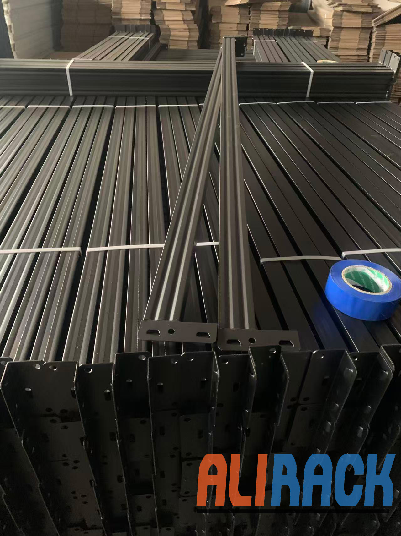 Industrial Multi-Level 4-Layer Adjustable Steel Shelving Rack 200-500kg Capacity 600mm Width Powder Coated Durable Corrosion