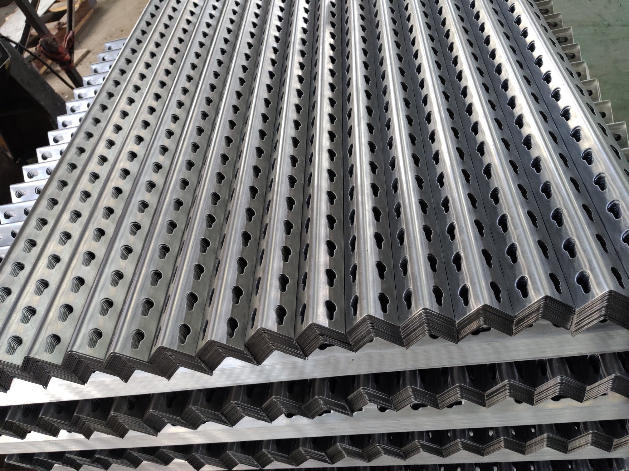 Wholesale Industrial Light Duty Warehouse Garage Storage Metal Rack Stacking Shelves