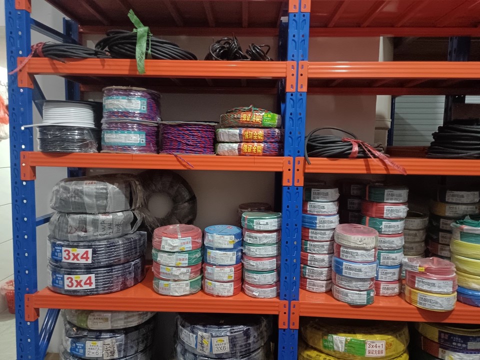 Warehouse Steel Selective Pallet Rack Adjustable Shelf Unit 200-500kg Capacity Electrostatic Powder Coated Corrosion Protection