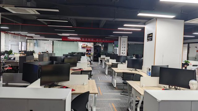 Veterinary operating room equipment and surgical tools