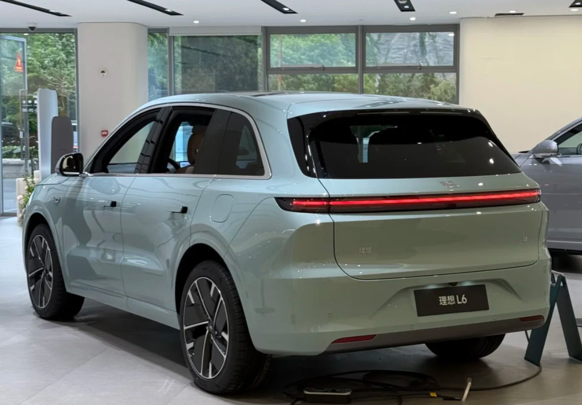 Luxury SUV Li L6 L7 L8 L9 - 1 5t Plug-in Hybrid 2WD Lixiang L6 Stock Electric SUV Russia Cheap Lixiang