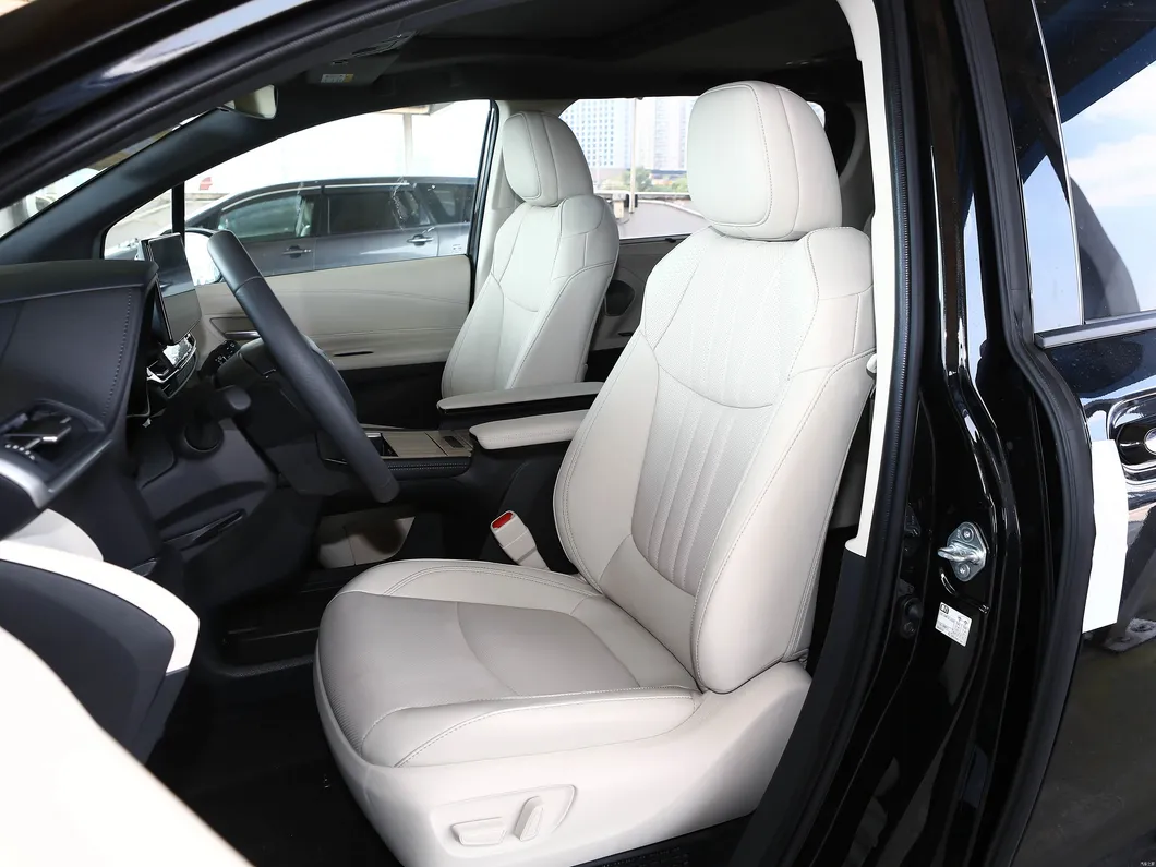 Sienna Hybrid MPV Interior