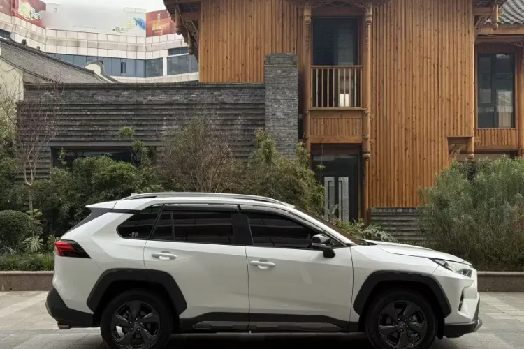 RAV4 Hybrid Side View