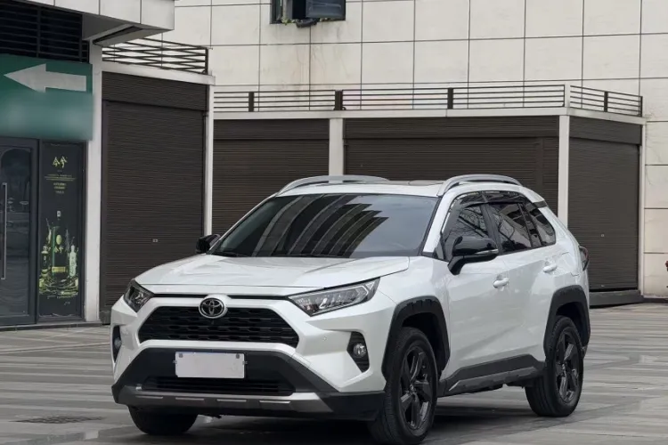 RAV4 Hybrid Exterior