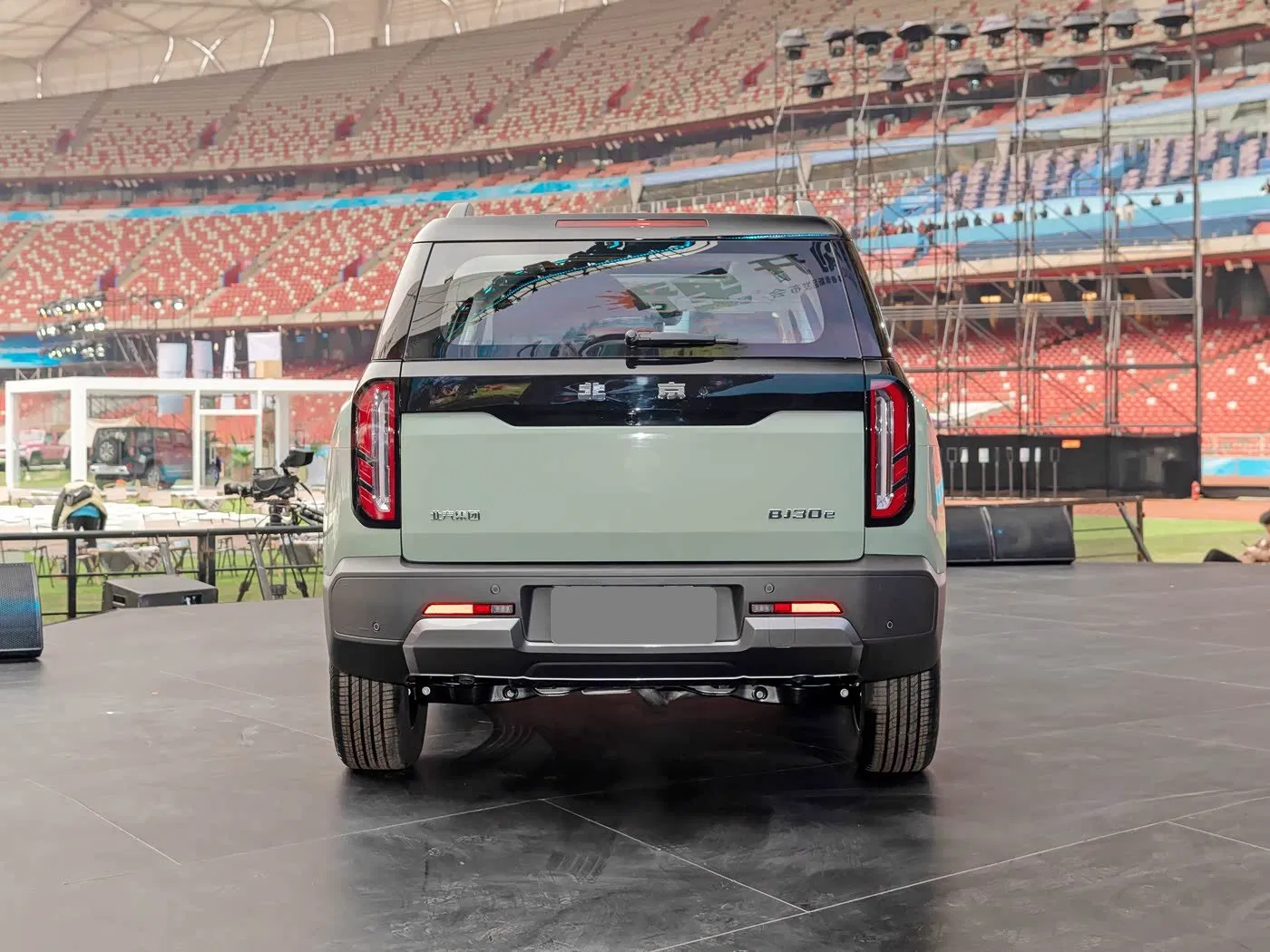 Fuel-Saving Versatile Beijing off-Road Bj30 Sport Utility Vehicle for Urban Daily Commuting