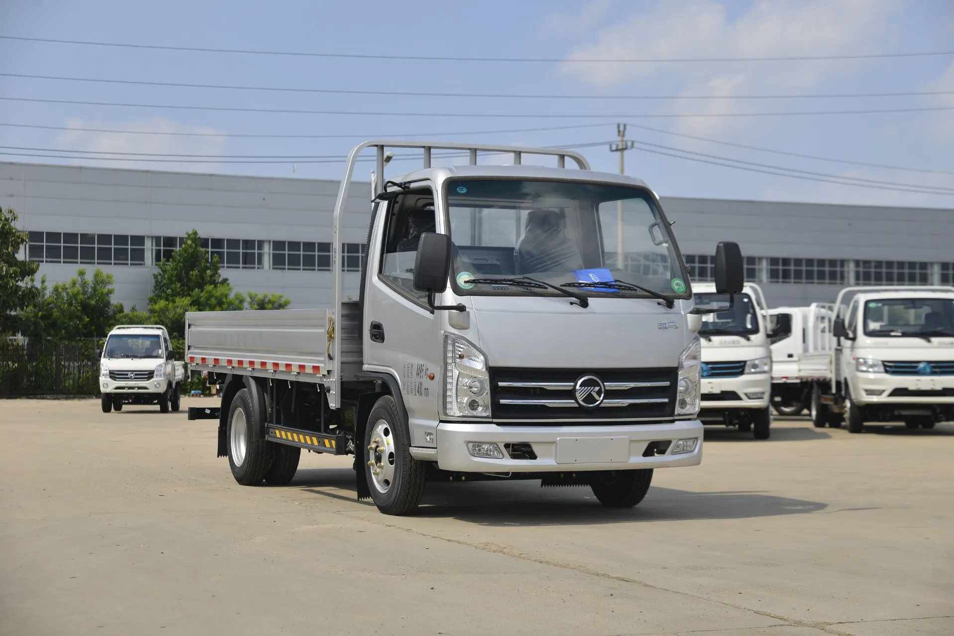Durable Diesel Delivery Truck Kama K67b 2800mm Wheelbase &amp; Central Lock for Logistics