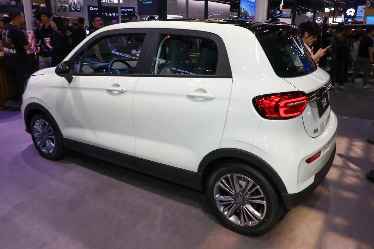 Leapmotor T03 2025 - Eco-Friendly Compact Car for Urban Living