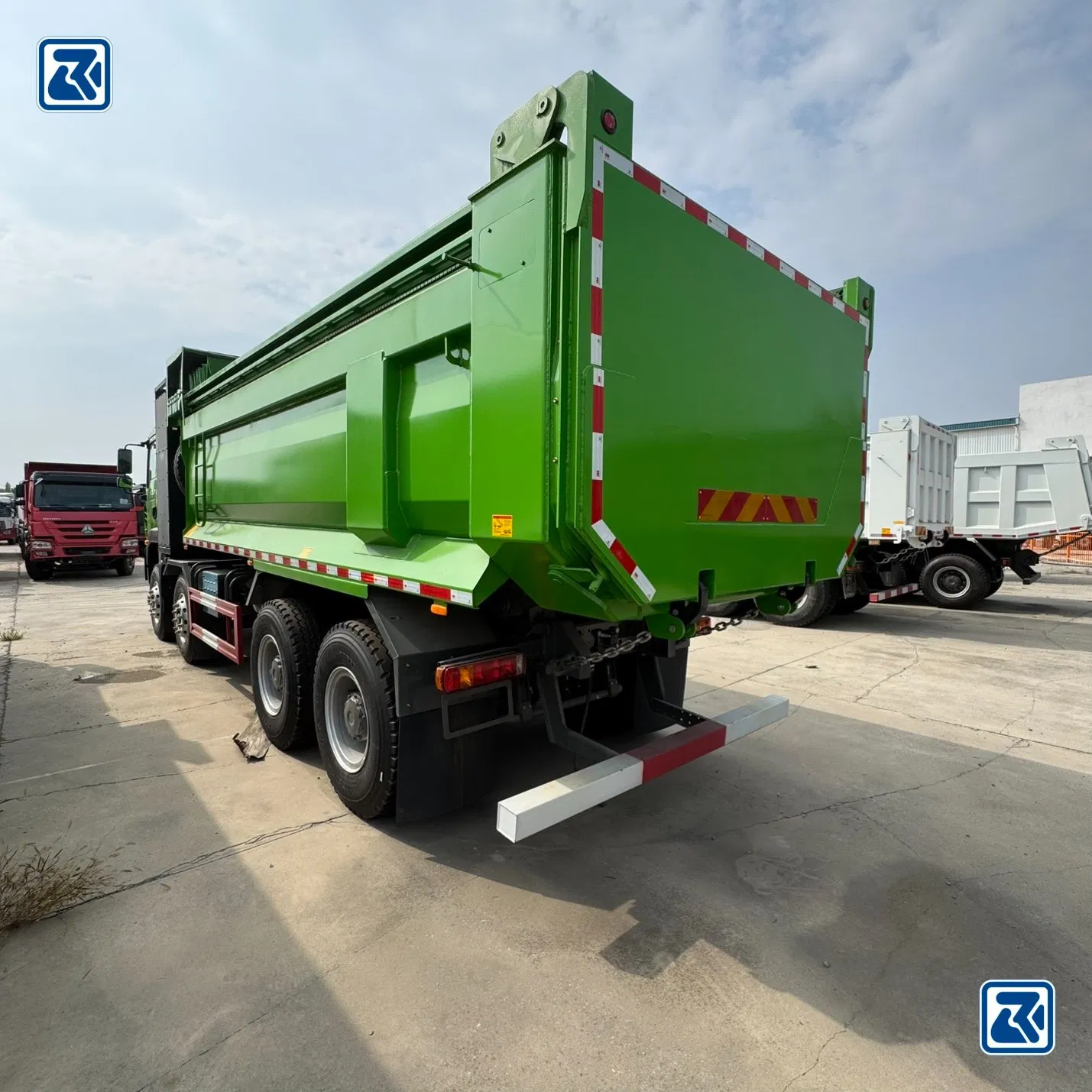 Sinotruk HOWO Electric 8X4 20 Cubic Meters Dump Tipper Used Delivery Cargo Truck for Sale
