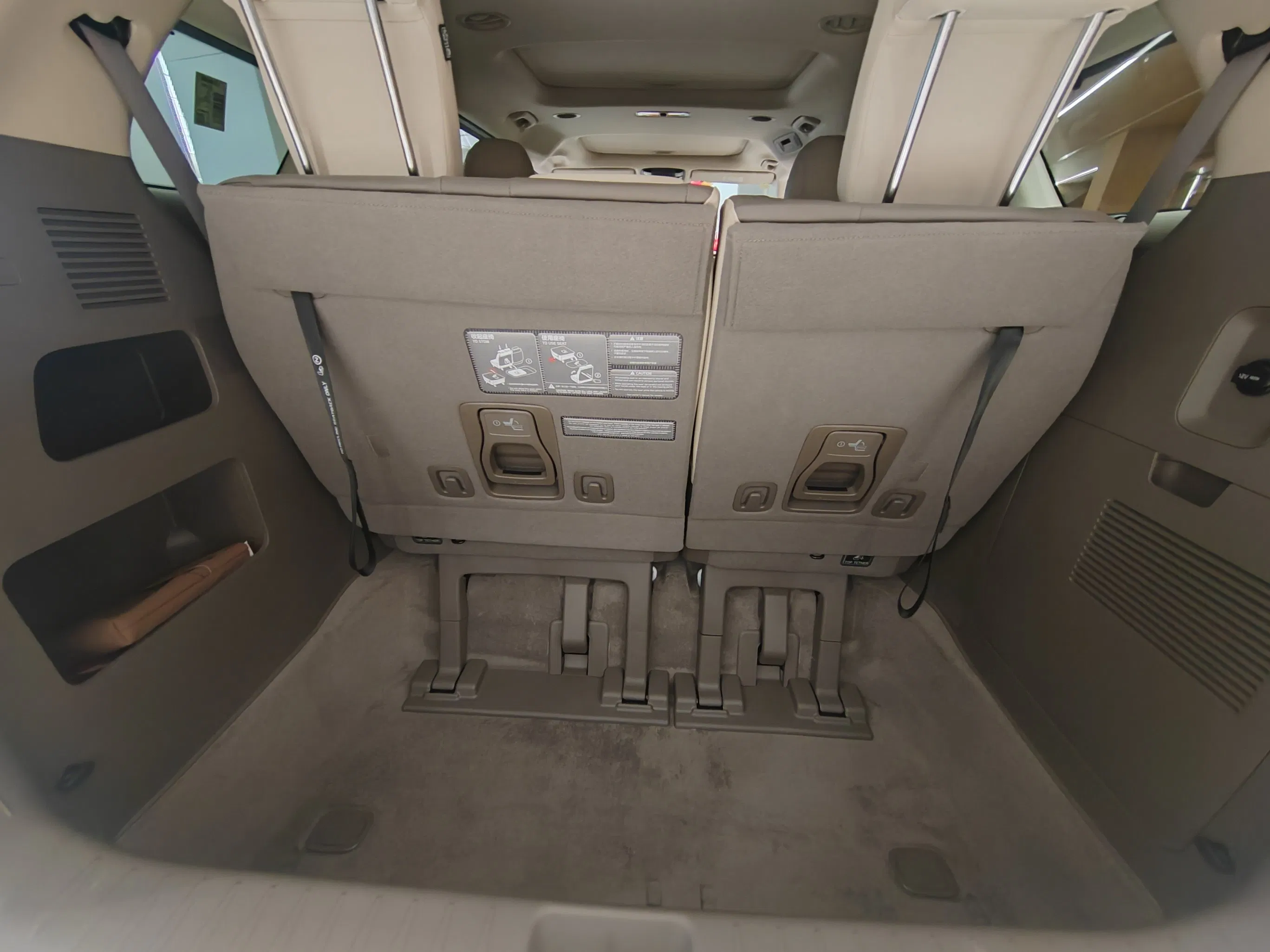 Luxury Family/Business Gasoline/Petrol at/Automatic Carnival/Sedona/Vq 7 Seats Passenger Van