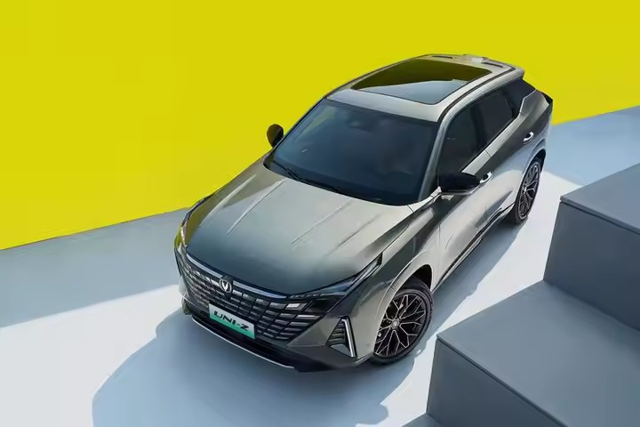 2025 Changan Uni-Z 5-Seat SUV Chinese Hot Selling Plug-in Hybrid Petrol Vehicle with Excellent Performance New Phev Car