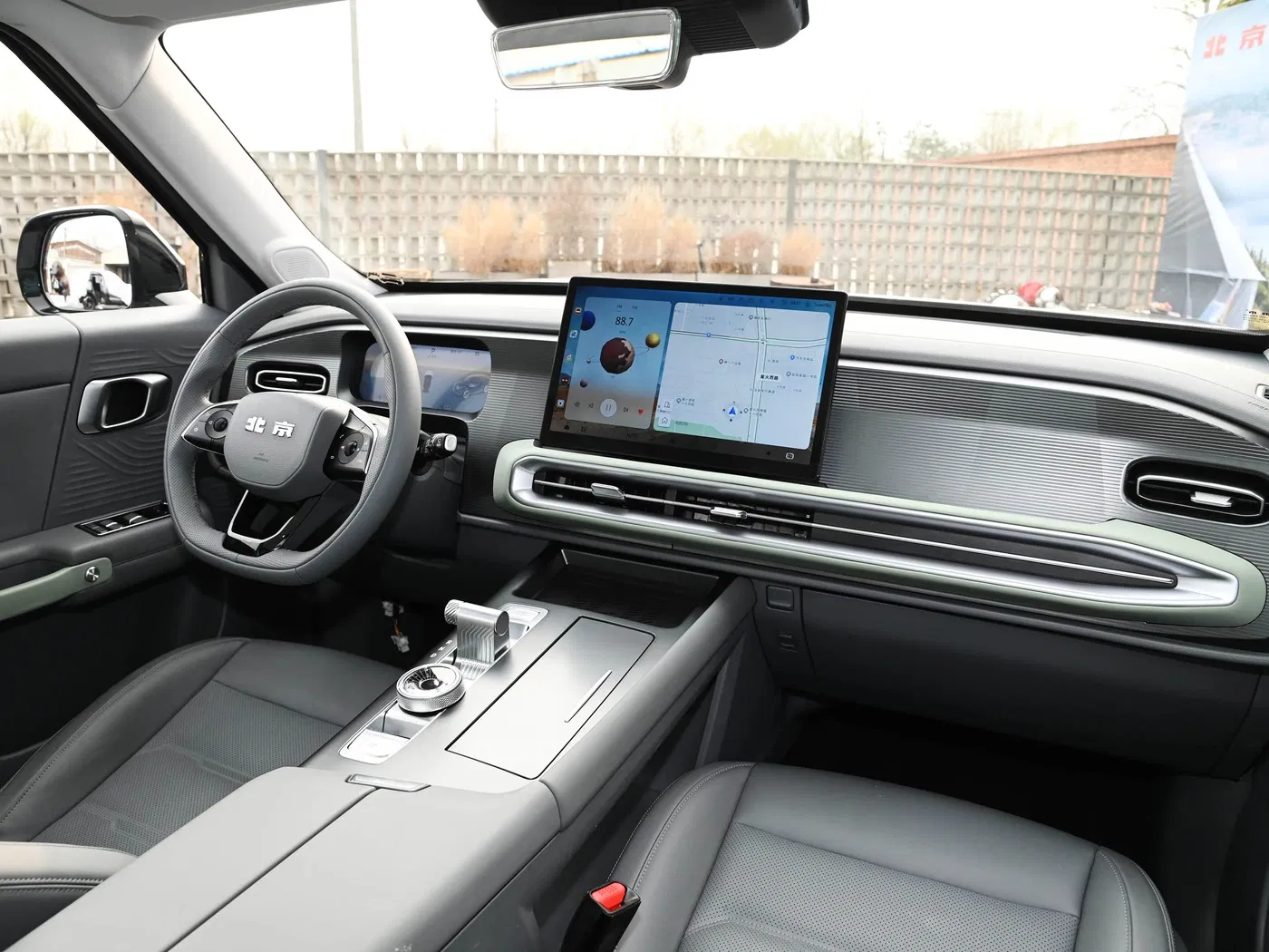 Smart-Tech Powerful Beijing off-Road Bj30 Sport Utility Vehicle for Urban Daily Commuting