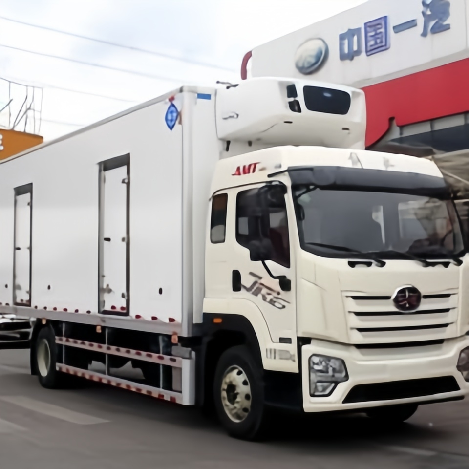 Electric Standby &amp; Diesel Hybrid Reefer Truck for Zero-Emission City Deliveries.