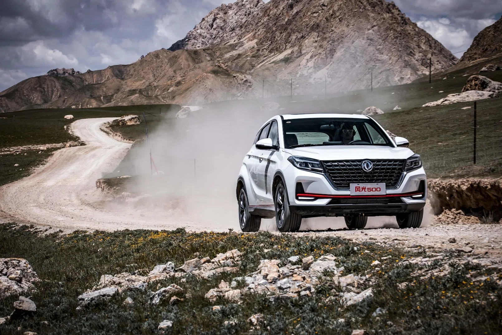 Fengon Glory 500 Best Performance Sporty Compact SUV Left Hand Drive Automatic Gasoline/Petrol New Vehicle