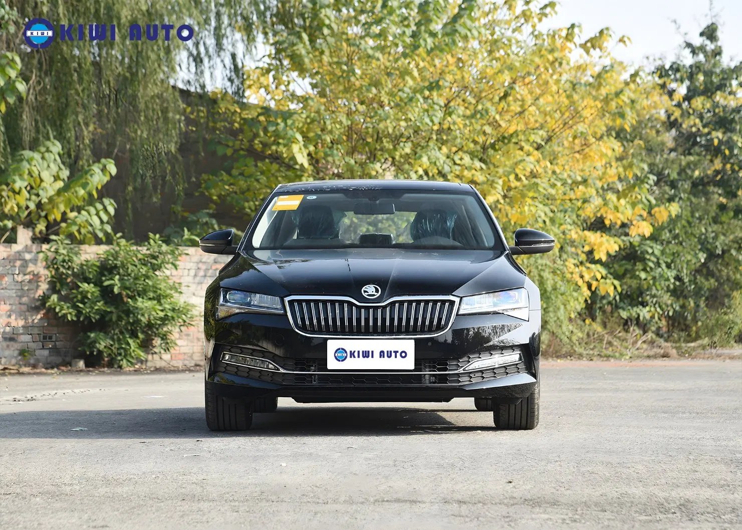 Low Price Skoda Superb Midsize Gasoline Hatchback Fuel Efficiency Family Auto Car for Urban Driving