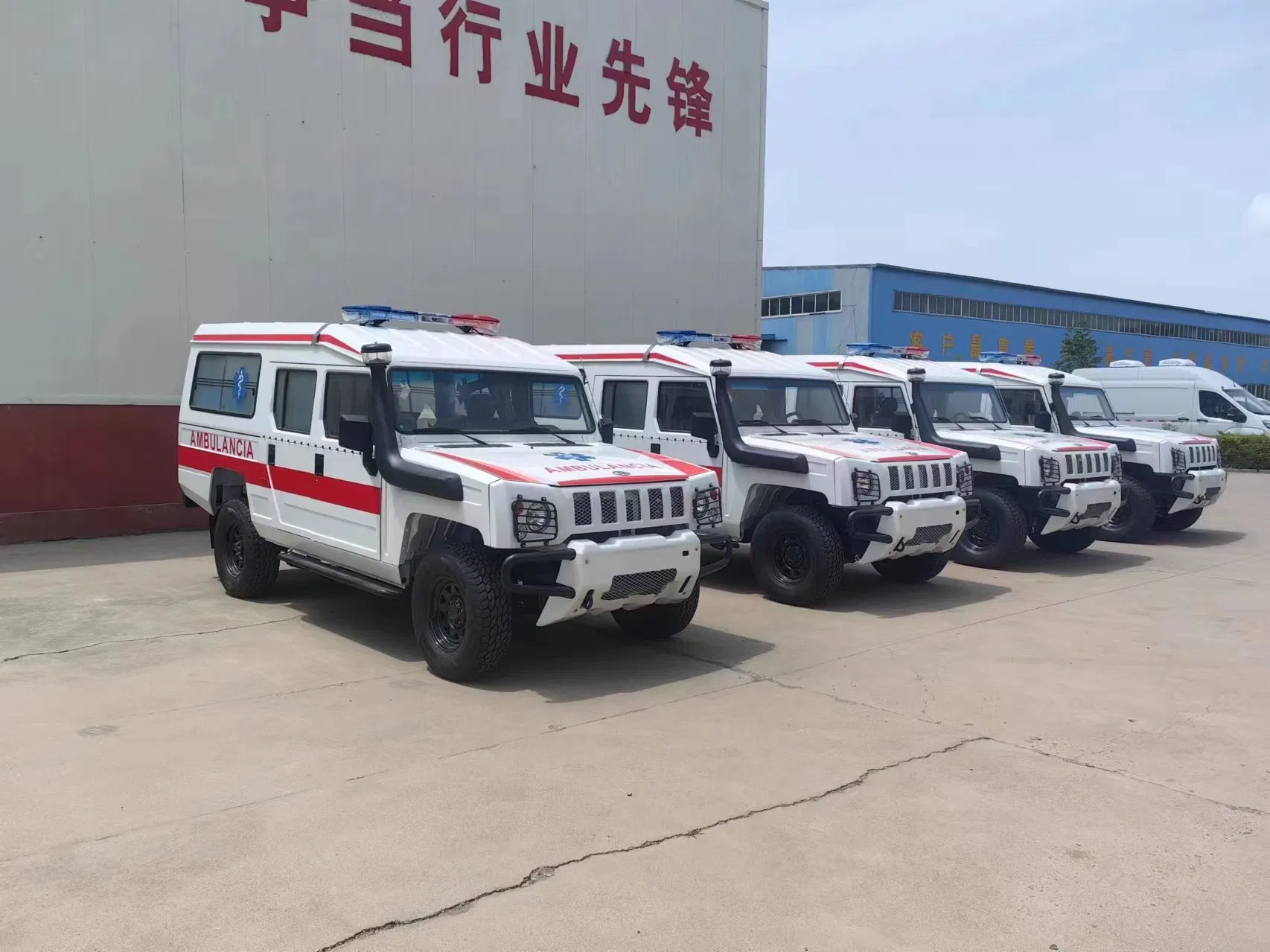 Warrior SUV Ambulance Diesel Gasoline 4X4 4*4 4WD Orv off-Road Vehicle