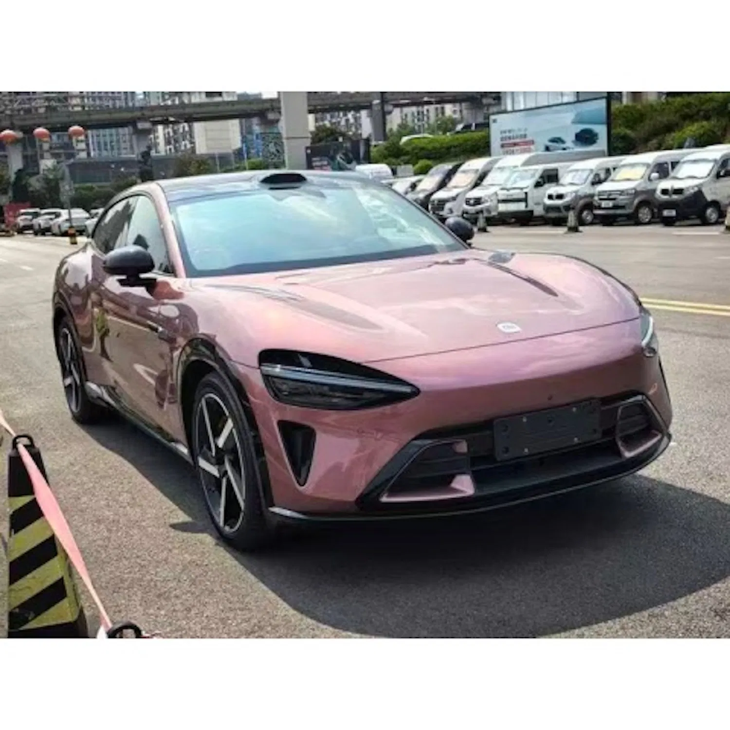 Used Car Hot Sale: Stylish Design for Xiaomi Yu7 2025, Long Range, High Performance, 4WD, 5 Seats, New Car Deposit, Chinese Electric Sports EV