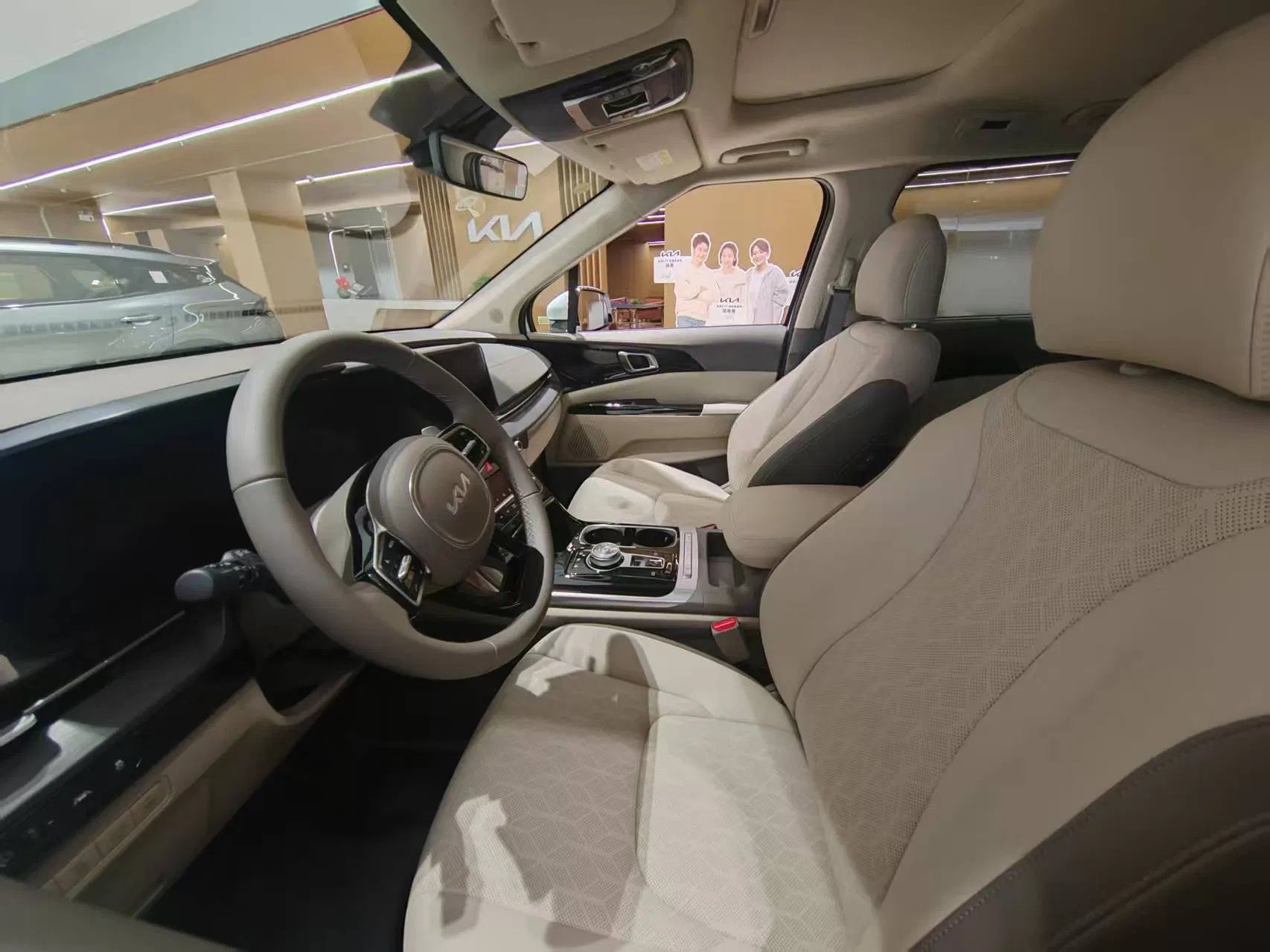 Luxury Family/Business Gasoline/Petrol at/Automatic Carnival/Sedona/Vq 7 Seats Passenger Van