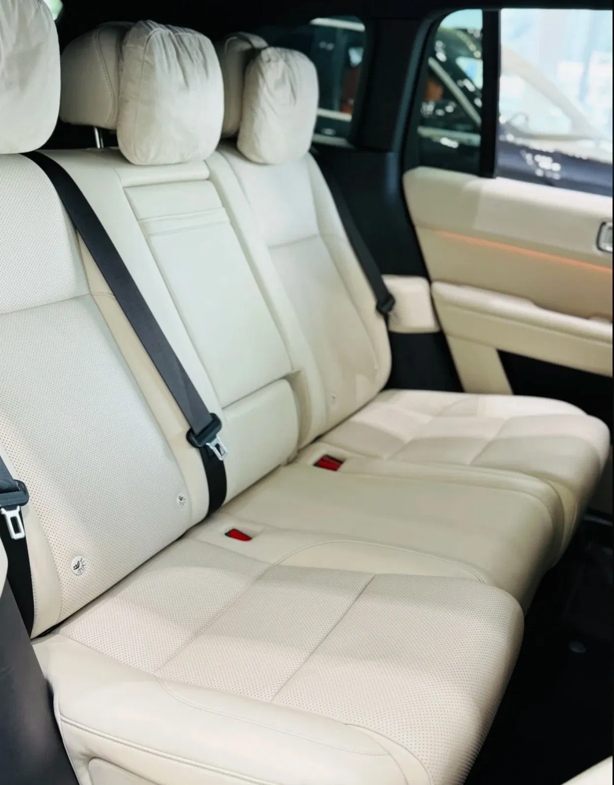 Luxury SUV Li L6 L7 L8 L9 - 1 5t Plug-in Hybrid 2WD Lixiang L6 Stock Electric SUV Russia Cheap Lixiang