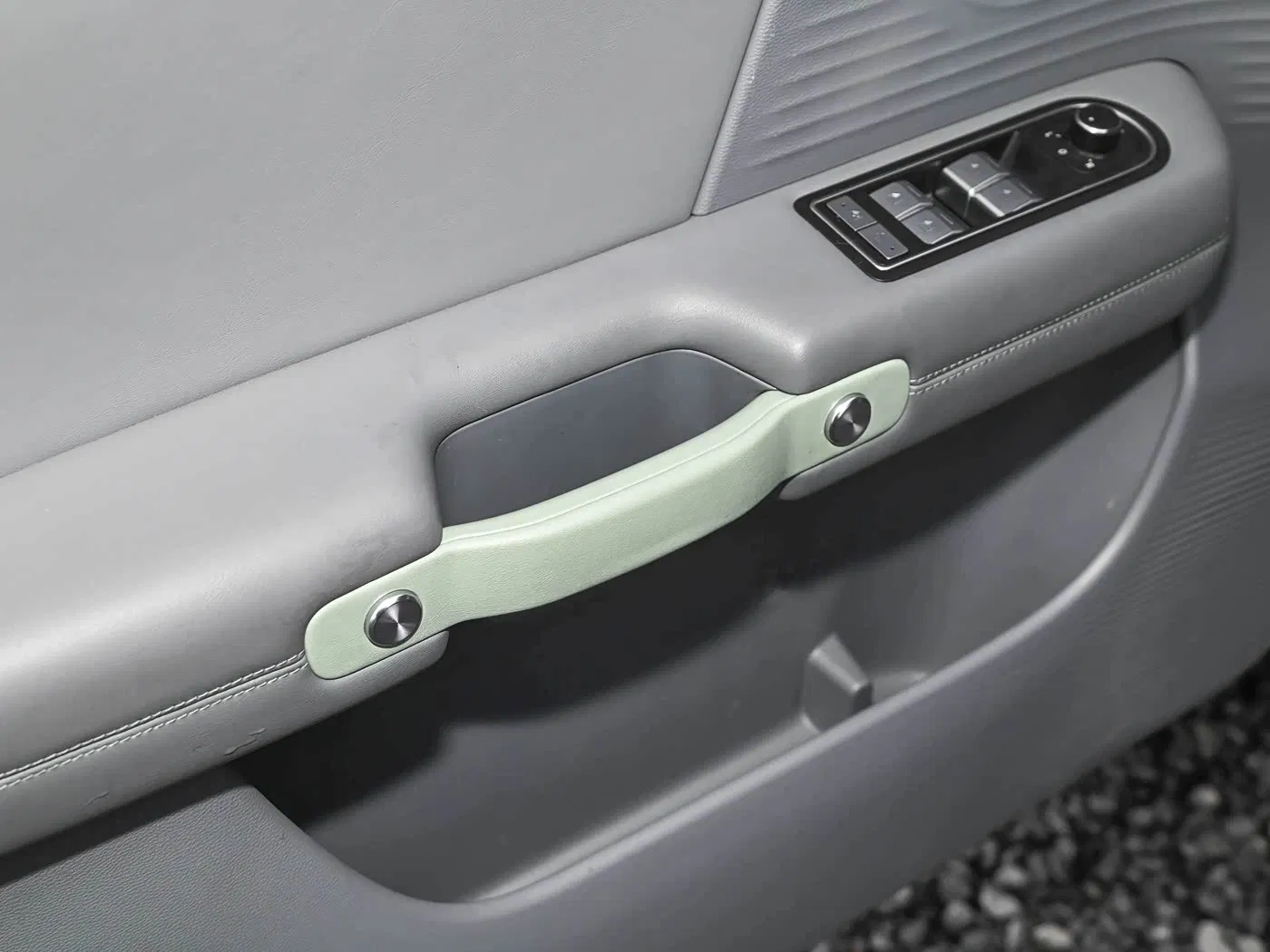 Style-Forward Versatile Beijing off-Road Bj30 Sport Utility Vehicle for Family Road Trips