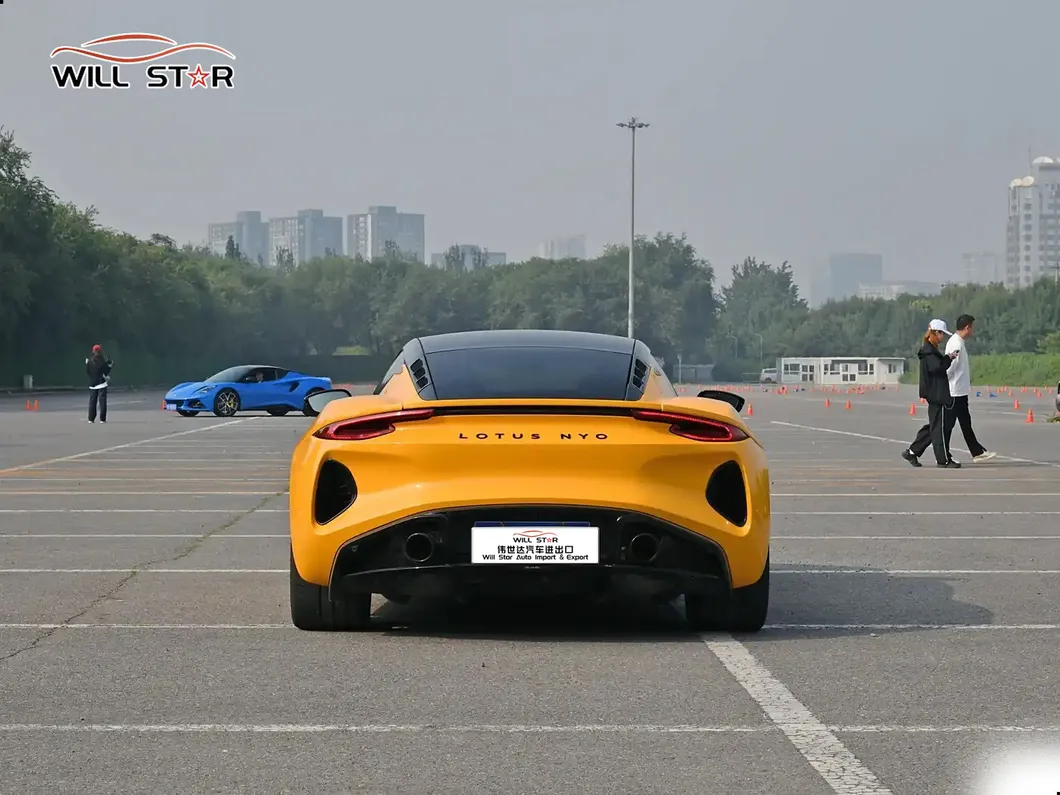 Lotus Emira View 7