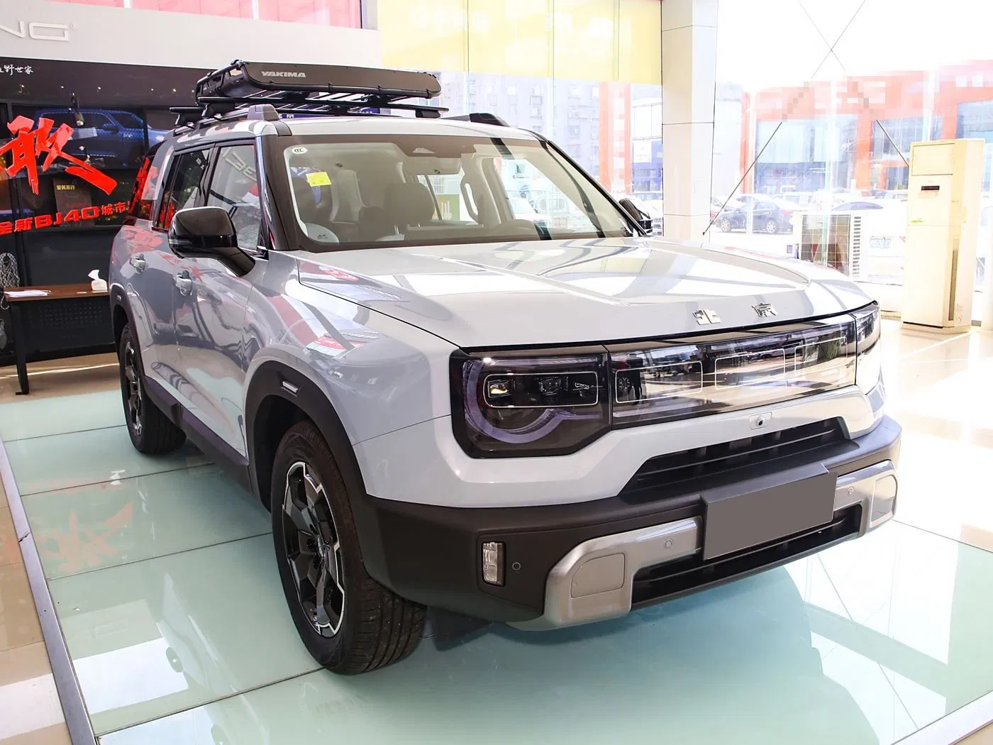 Smart-Tech Powerful Beijing off-Road Bj30 Sport Utility Vehicle for Urban Daily Commuting
