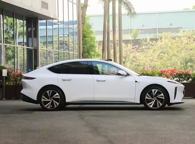 Nio Et5 Electric Sport Car High Performance Flagship EV with Hybrid Fuel Type Good Quality New Nio Automobile