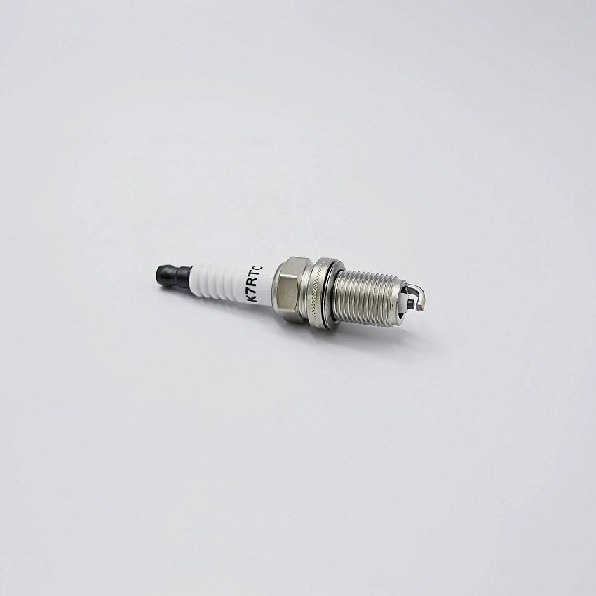 Wholesale China High Quality Auto Parts Spark Plugs for Japanese, Korean Cars, Toyota, Corolla, Hyundai, Suzuki, Vitara, Nissan Auto Parts 11