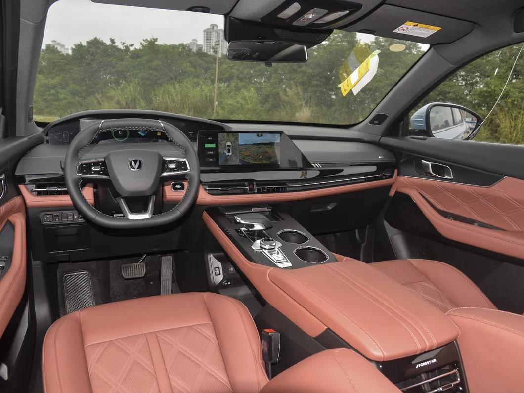 Performance-Driven Plug-in Hybrid SUV UNI-K Idd Car