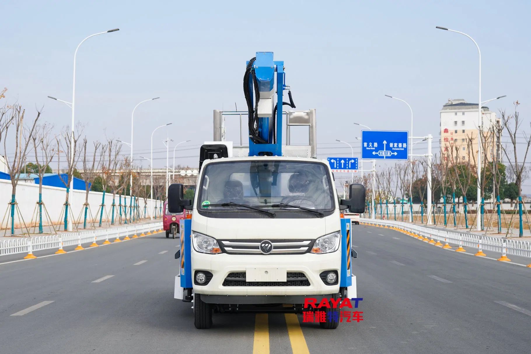 Heavy-Duty 4X2 Aerial Work Truck with 18m Hydraulic Crane Truck