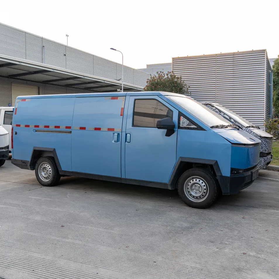 V Series Logistics Van Rear View