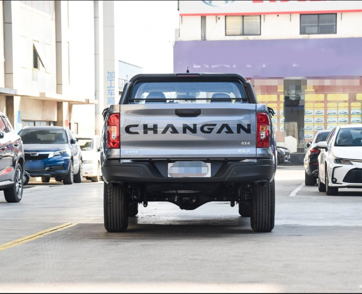 4 Doors 5 Seats Used MID-Size Pick-up Truck Car