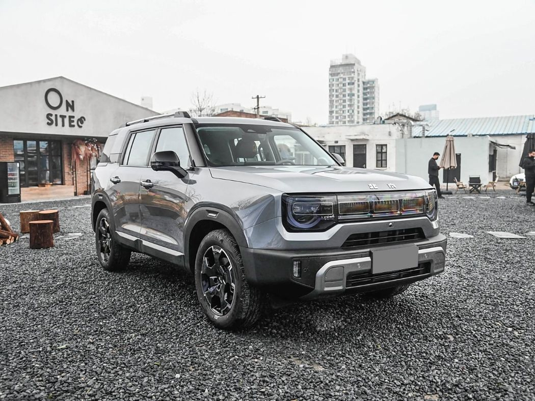 Fuel-Saving Powerful Beijing off-Road Bj30 Sport Utility Vehicle for Urban Daily Commuting