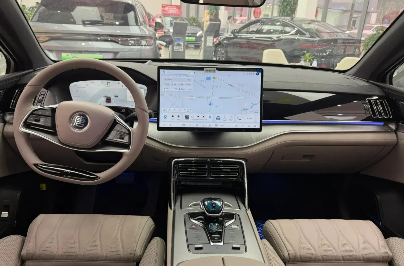 Byd Tang Dm-I Fast-Charge Smart Parking MID-to-Large Plug-in Hybrid High Performance SUV Stock