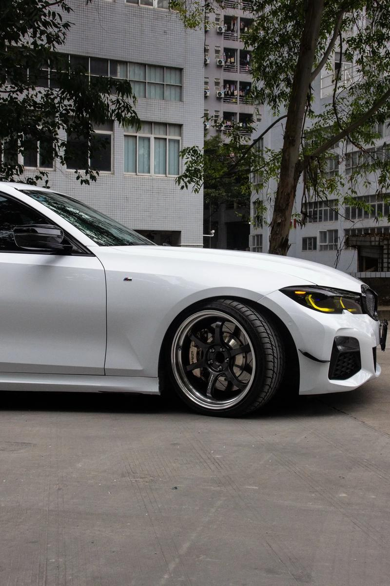 Used Hot Selling 3 Series Luxury Large Sedan