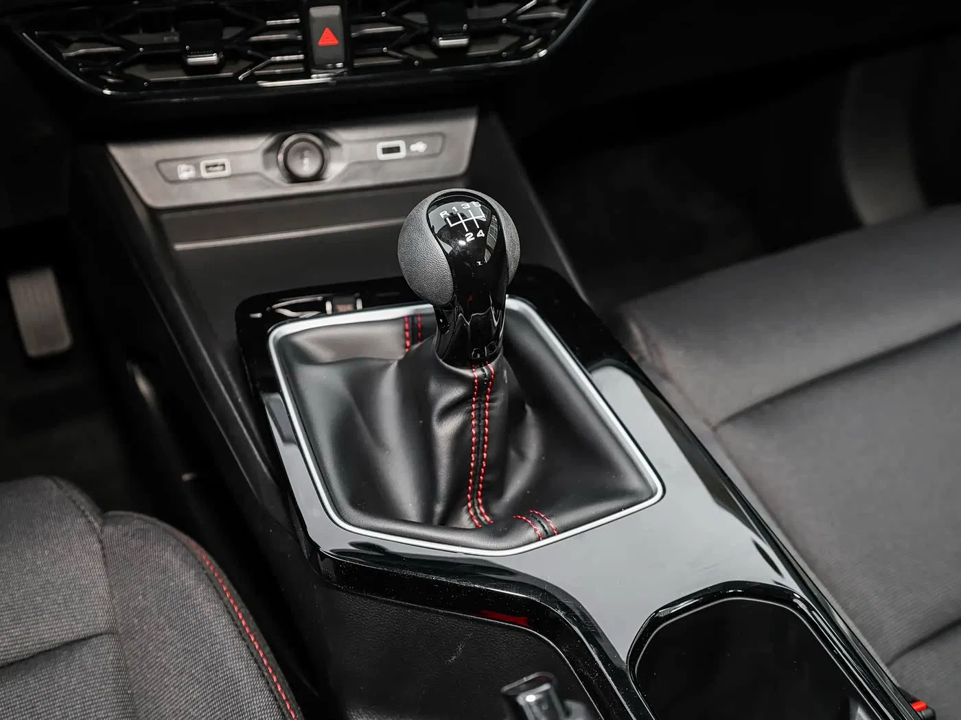 Mg5 Mt Famille Voiture - La Parfaite Berline Compacte Haute Performance