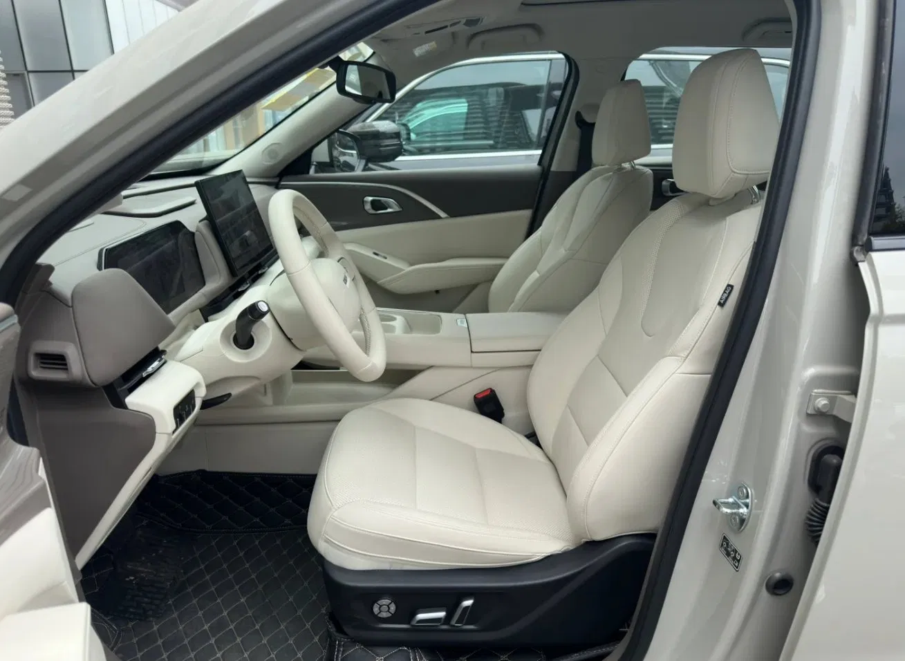 High Performance Haval Xiaolong Compact Plug-in Hybrid Range-Extended 5-Door, 5-Seater SUV