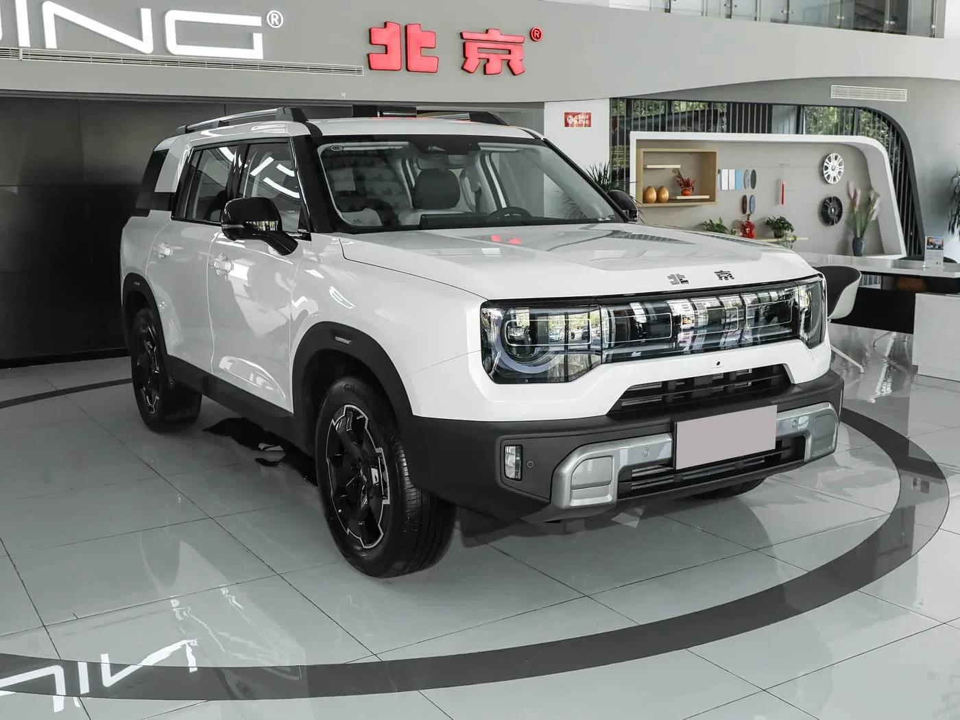 Fuel-Saving Versatile Beijing off-Road Bj30 Sport Utility Vehicle for Urban Daily Commuting