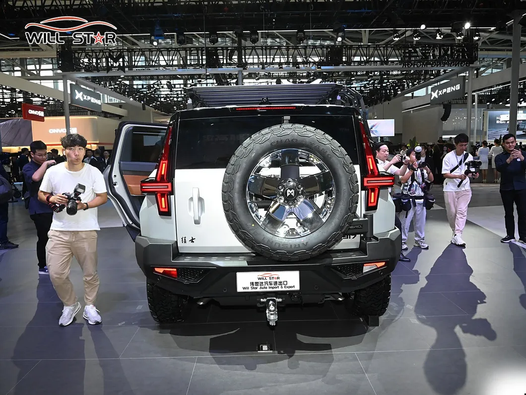 Mhero 917 SUV View 8