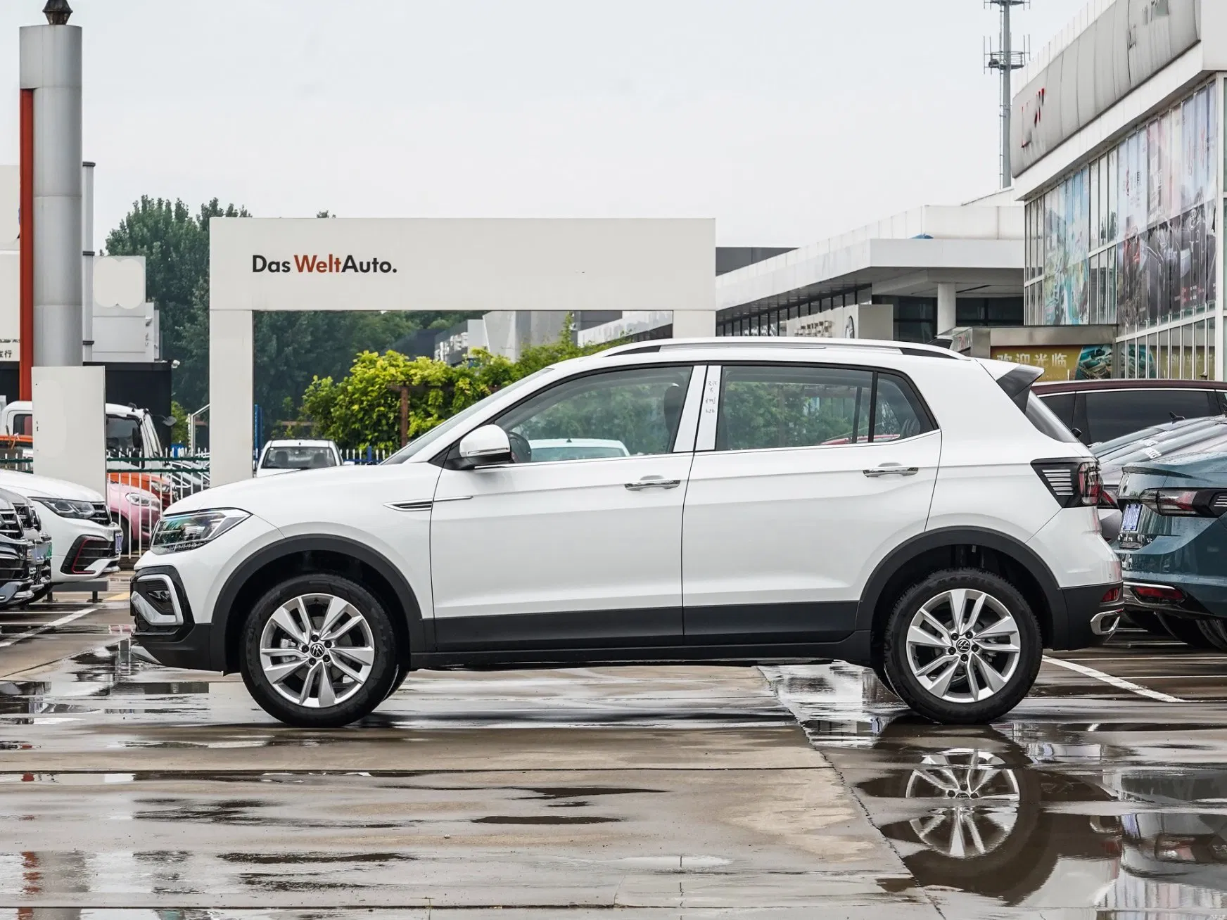 T-Cross Stylish Compact SUV Gasoline Energy Made in China Cars
