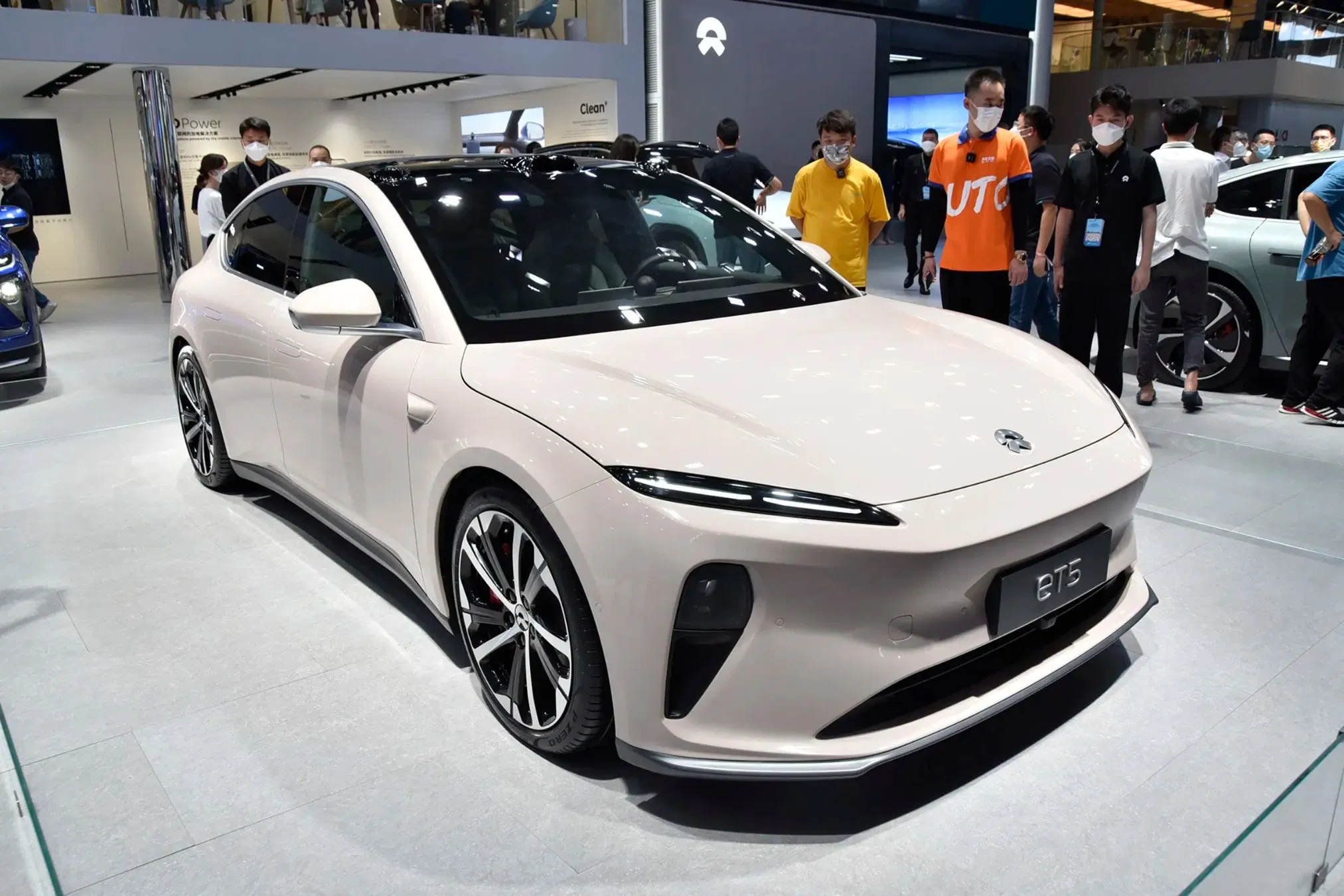 Nio Et5 2024 New Energy Vehicles Luxury Car Compact Executive Car Awd Electric Vehicle