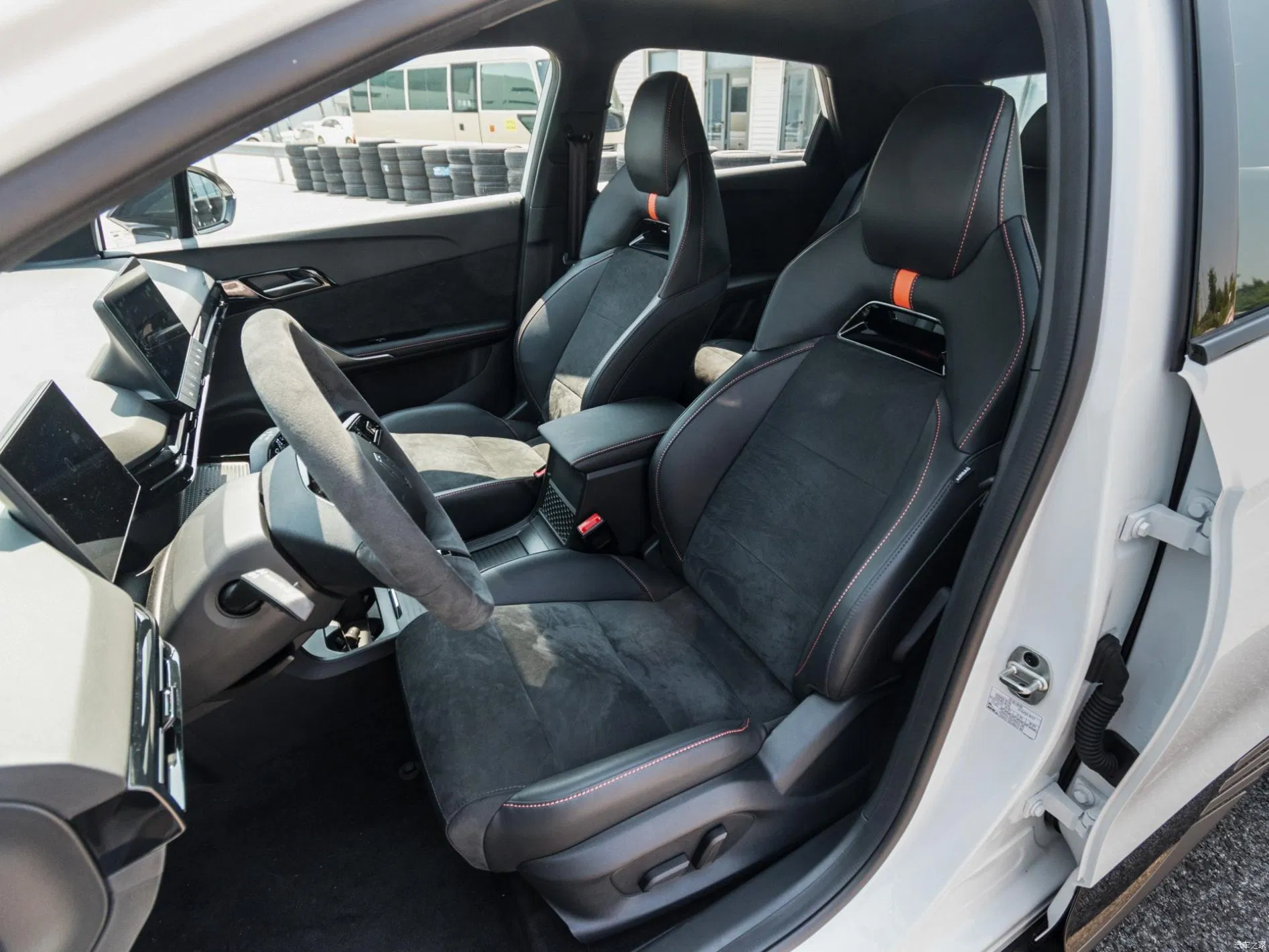 Pure Electric Car Mg Mula* 2023 Model 425km Executive Edition Permanent Magnet Synchronous