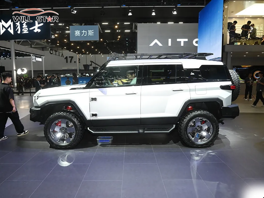 Mhero 917 SUV View 6