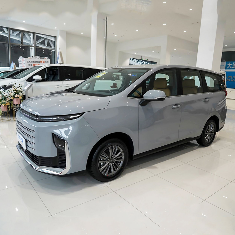 New Maxus G50 Petrol MPV 7 Seats Spacious Family Minivan