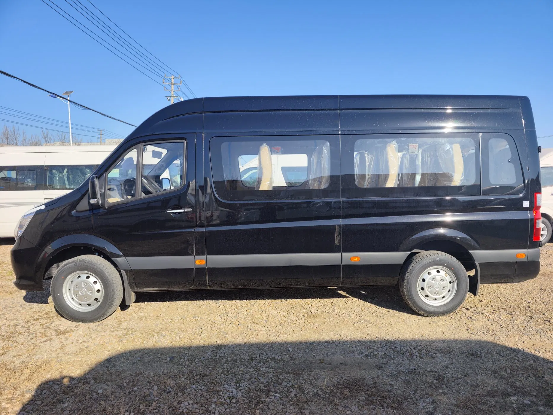 Foton Toano 18 Seats Luxury Staff Shuttle Bus Comfortable Commuter Van for Airport Transfer &amp; Hotel Guest Transport