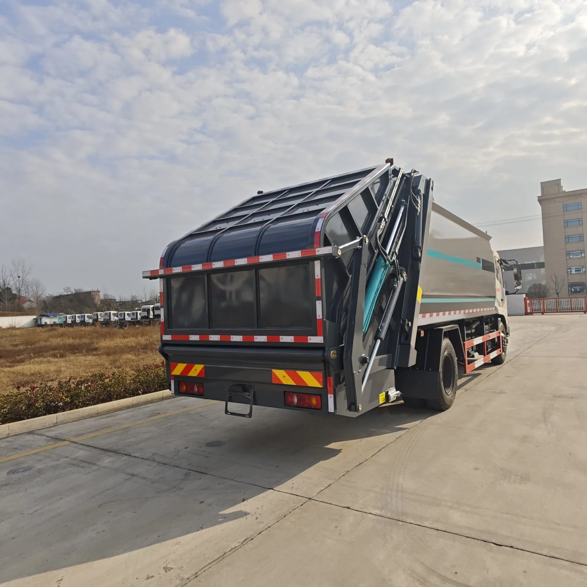 20cbm Dongfeng 4X2 Heavy-Duty Compactor Compressed Transfer Recycle Garbage Truck Vehicle High-Efficiency for Municipal Sanitation Work