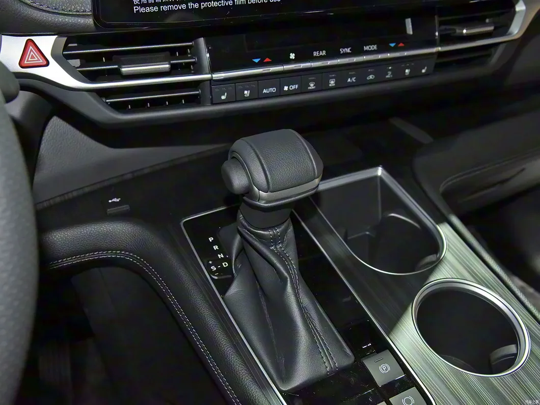 Sienna Hybrid MPV Rear