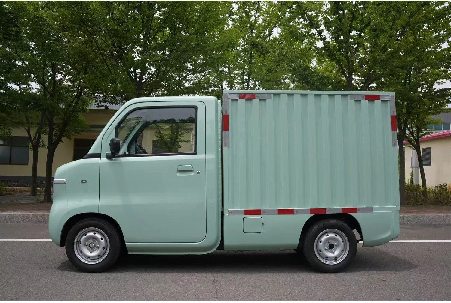 Electric Mini Truck Detail 2