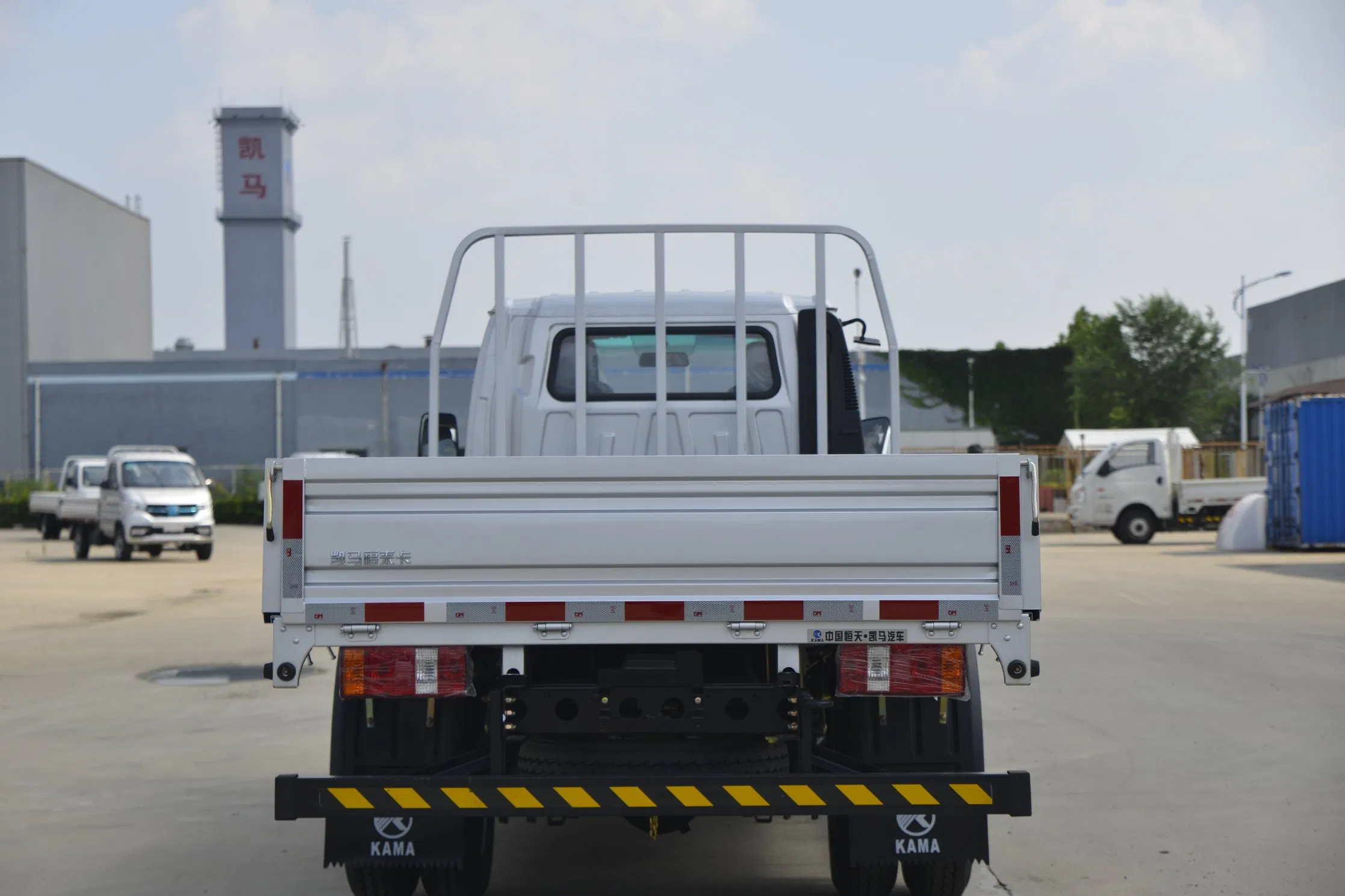 Euro-II Certified Kama Auto Truck 95km/H Max Speed with 5+1 Manual Gearshift &amp; ABS Option